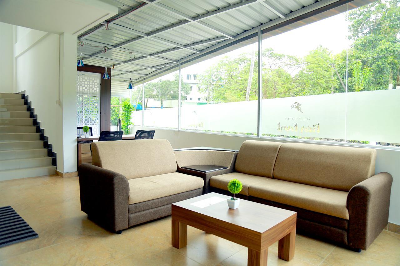 Athirapilly River Resort อทิราพาลลี ภายนอก รูปภาพ